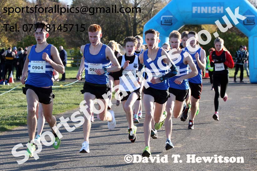 Mens and Womens 16s to under-20s Heaton Harriers Memorial Road Races, Newcastle. Photo:  David T. Hewitson/Sports for All Pics